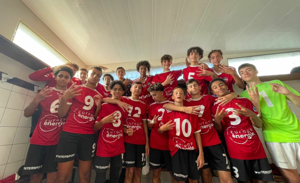 u15
